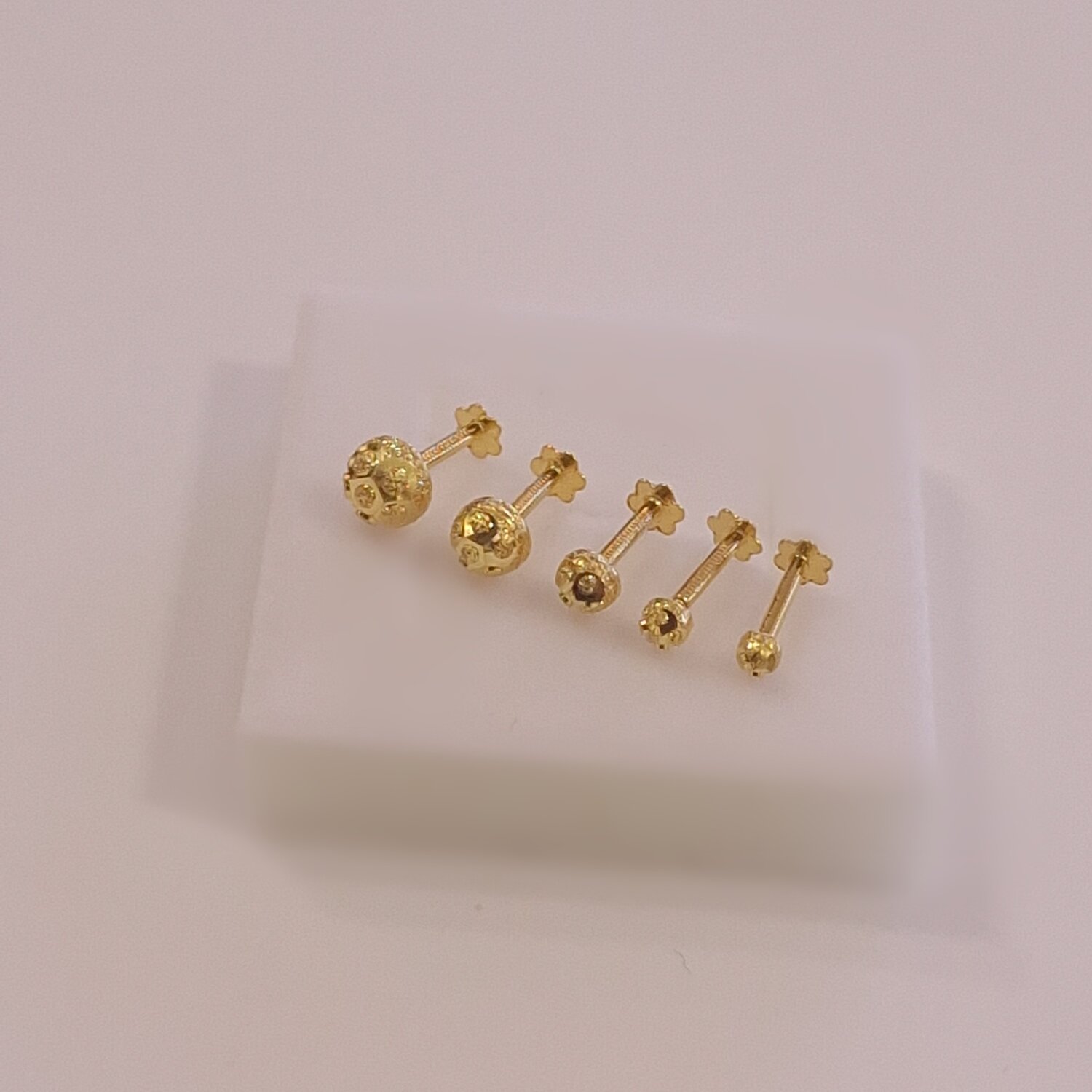 9ct Gold Textured Round Disc Stud Earrings - Image 3