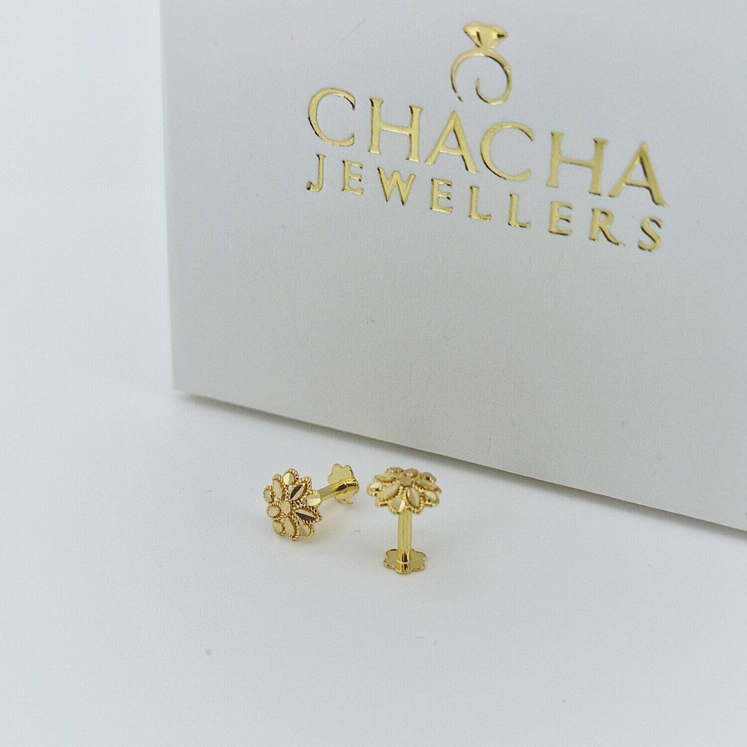 9ct Gold Floral Stud Earrings - Image 3