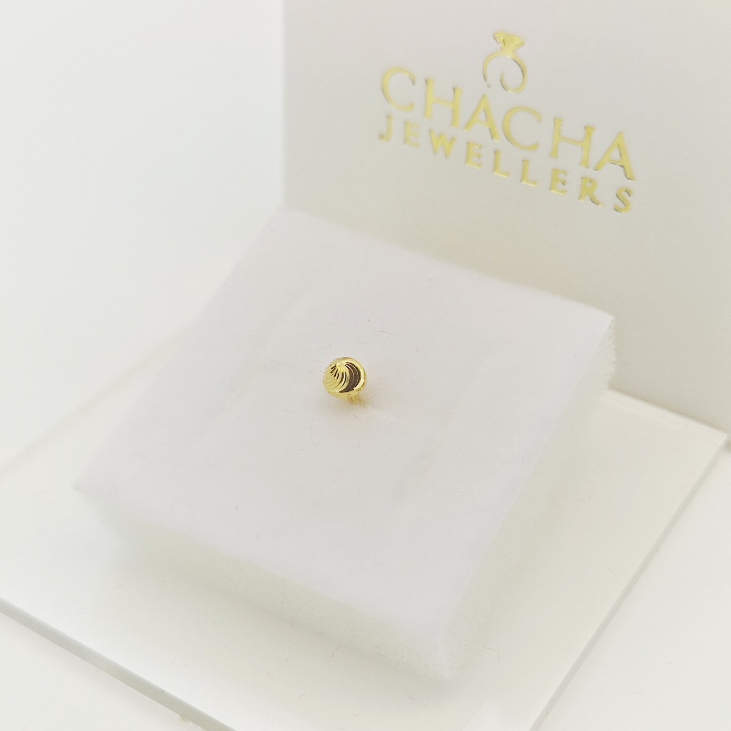 9ct Gold Spiral Nose Stud - Image 2