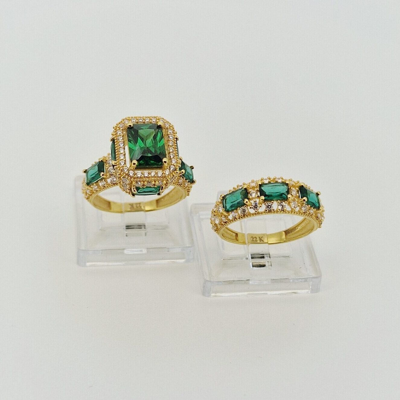 22ct Gold – Royal Double Ring with Emerald Green Stone