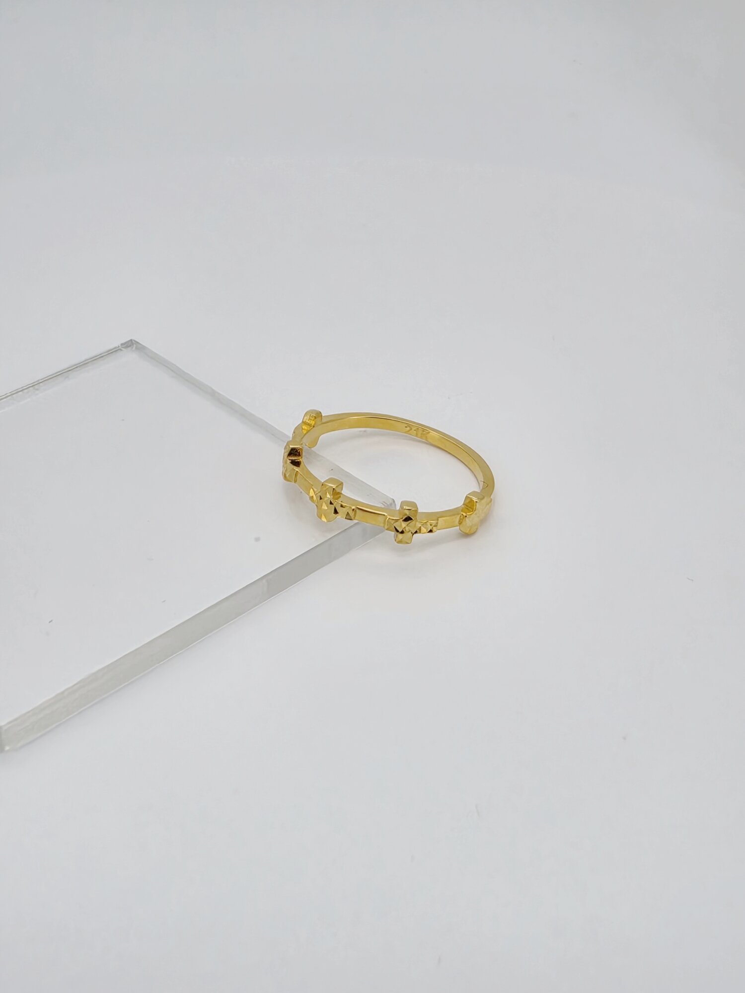 21ct Gold Textured Star Ring - Image 4